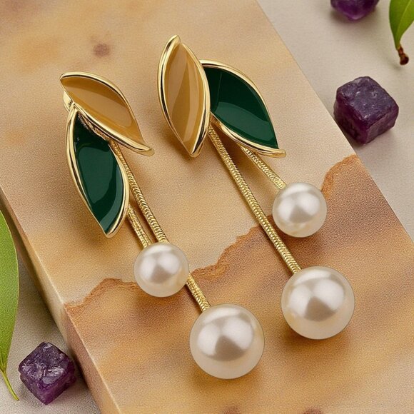 🆕️ Sparkling Leaf Dangle Pearl Drop Earrings 🍃 | Trendy Jewelry Design ✨ - Picture 1 of 12